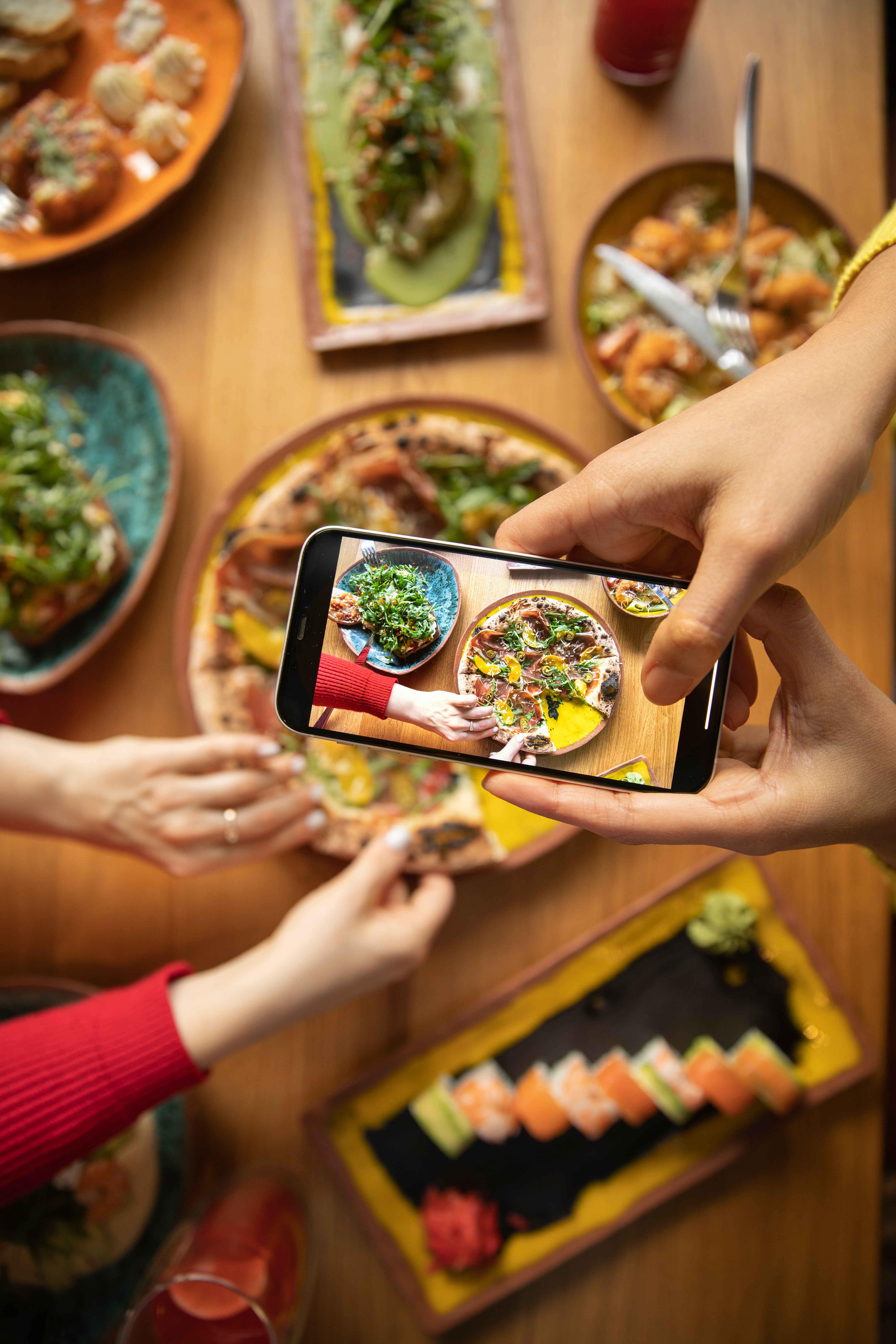 close-up-hands-holding-smartphone (1)