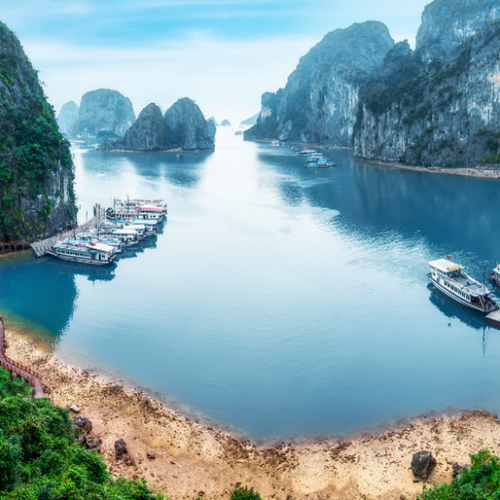Exploring the beautiful beaches and coral reefs on a 4-island tour in Phu Quoc.